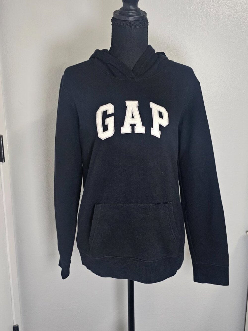 GAP Stretch Y2K Black with Front Pocket Hoodie Women's Sweatshirt - Size Small - Picture 2 of 6